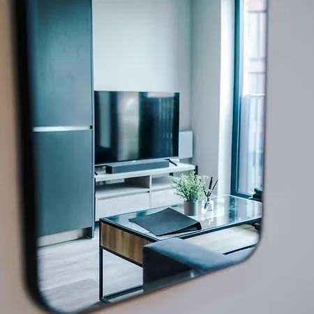 Апартаменты Stylish 1br In