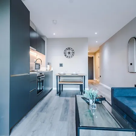 Stylish 1br In Centre * Лідс